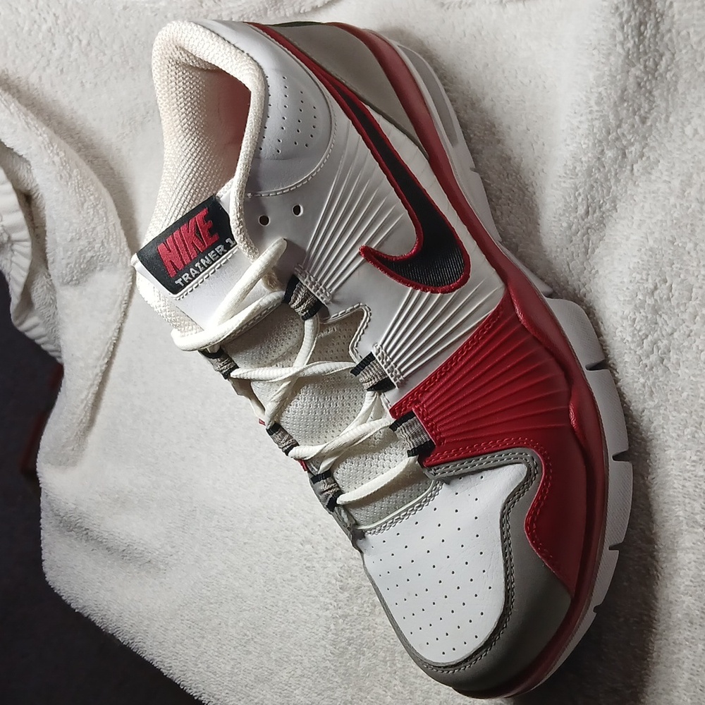 NIKE Trainer 1's mens size 8.5